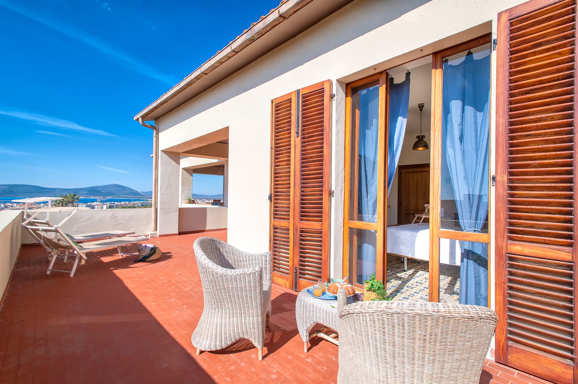 La terrazza privata che si apre dalla camera matrimoniale