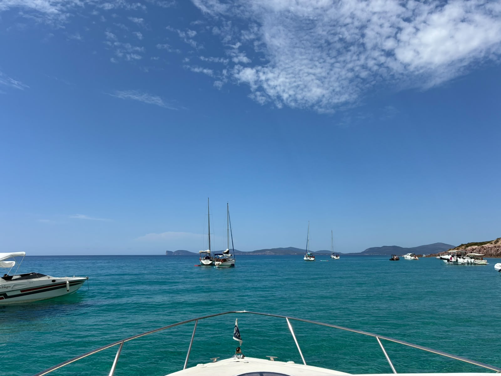 Una caletta nascosta lungo la costa di Alghero
